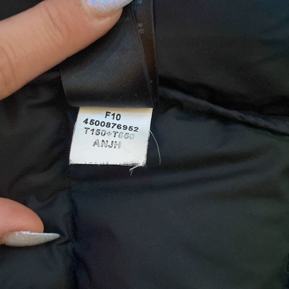 Beautiful authentic North Face Coat. Light weight with no flaws. - Picture 6 of 6